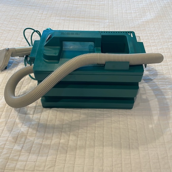 Bissell little green clean machine model 1653 compact portable cleaner shampooer - Picture 3 of 11